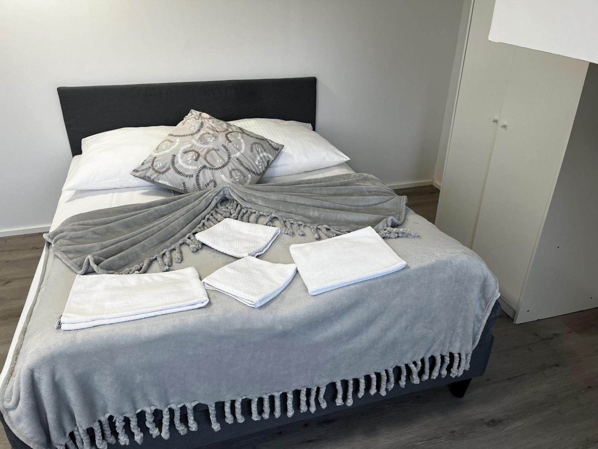 City Apartment On The Rhine, Cologne Exterior photo