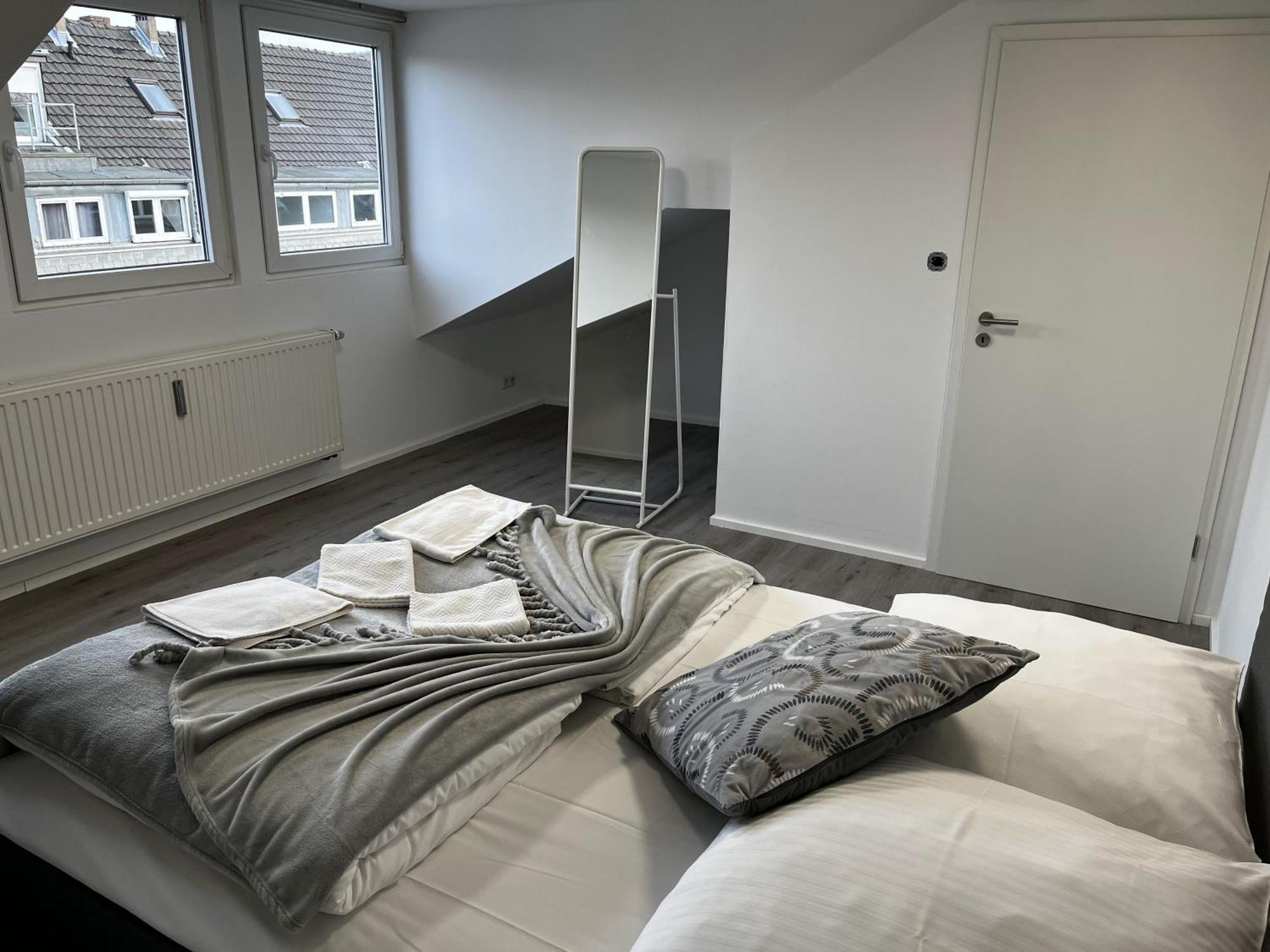 City Apartment On The Rhine, Cologne Exterior photo